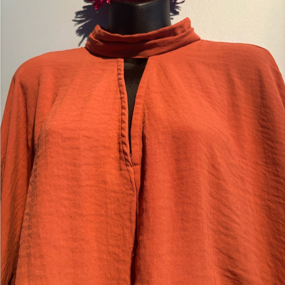 White Closet Rust Blouse size medium - Picture 4 of 15